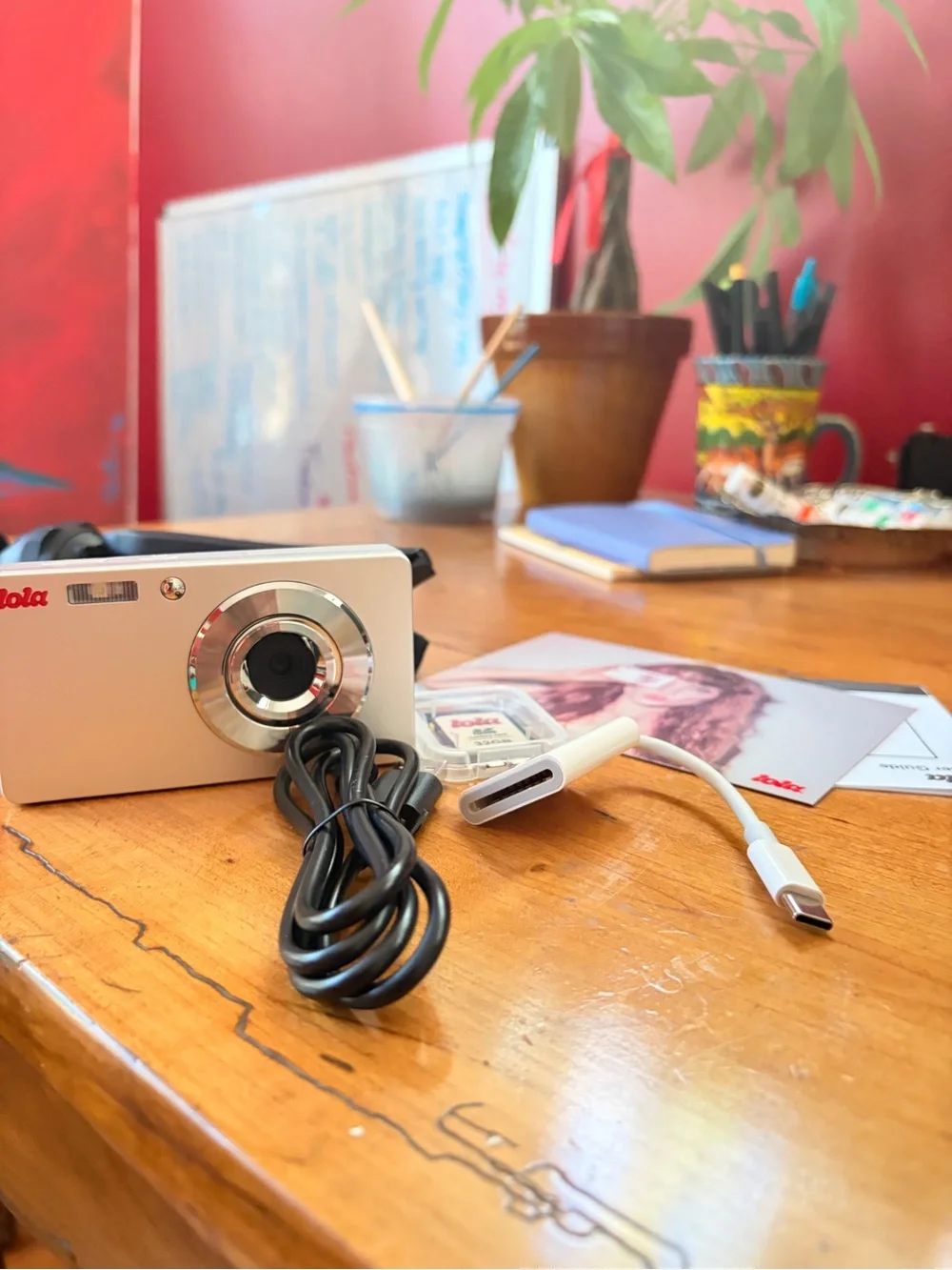 lola Silver Compact Digital Camera with 32GB SD Card